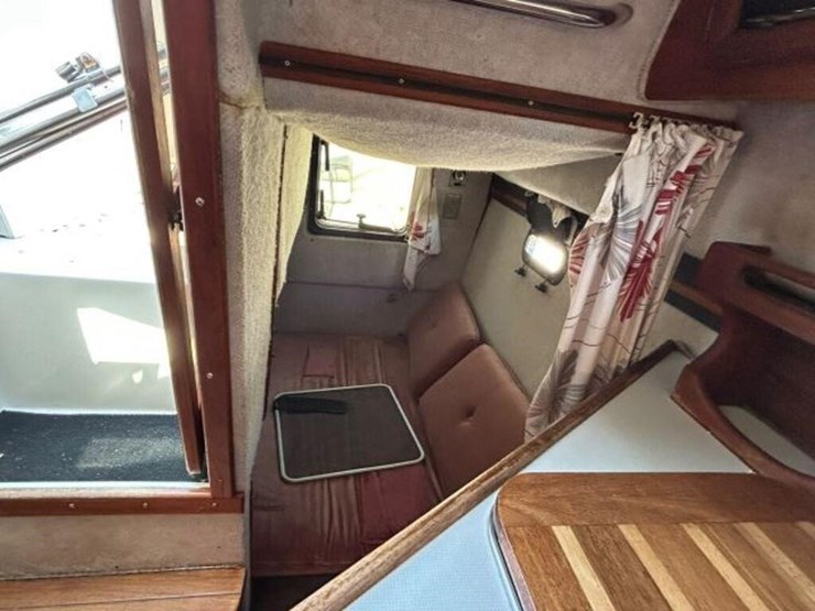1988-doral-cavalier-24-ft-cabin-cruiser-2dba1303c8-image-78