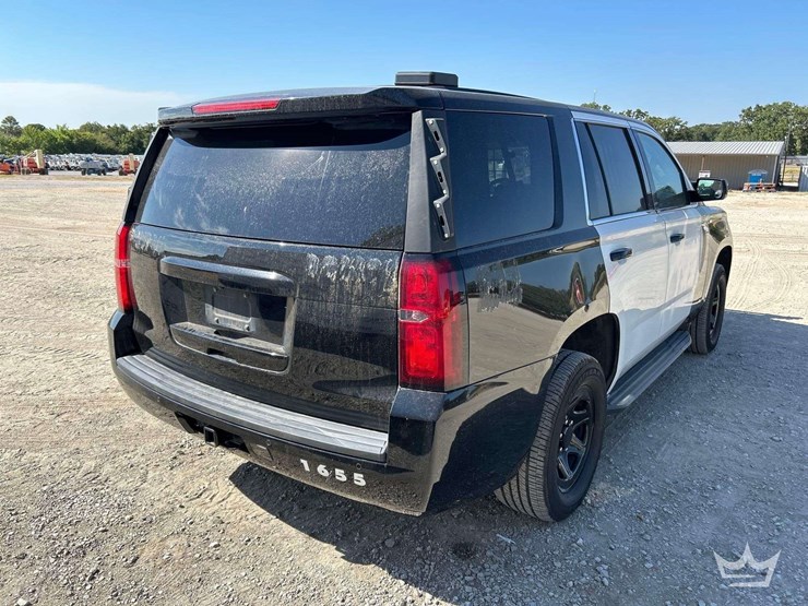 2016-chevrolet-tahoe-image-4