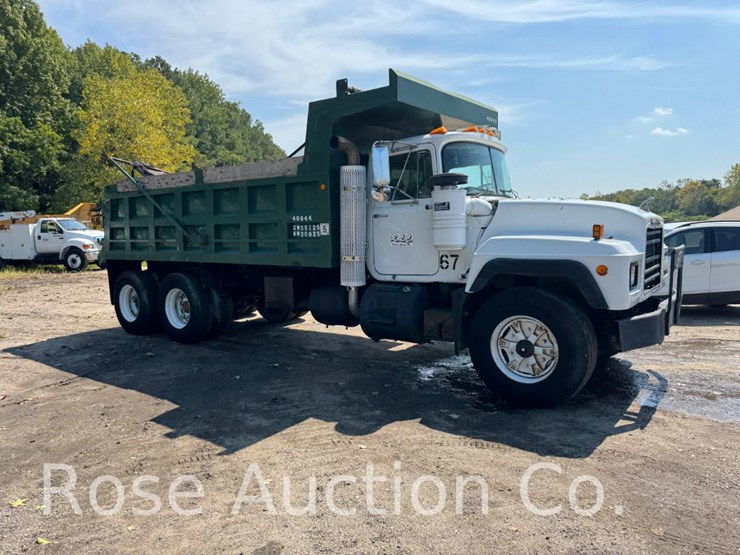 1993-mack-rd690s-image-4