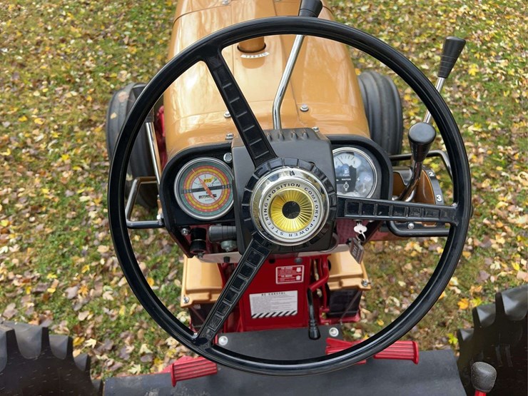 1970-1456-farmall-row-crop-golden-demonstrator-image-64
