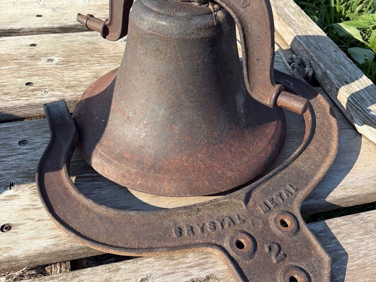 antique-bell-&-bracket-image-2