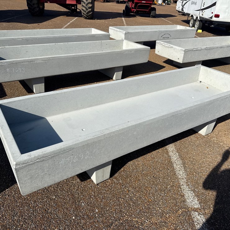 #9692 • 3 X 10 Feed Trough
