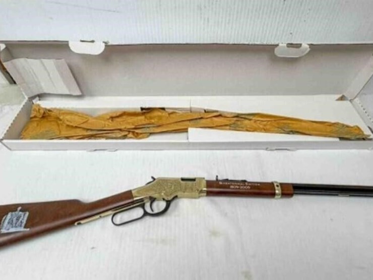 henry-golden-boy-lincoln-bicentennial-22lr-rifle-image-2
