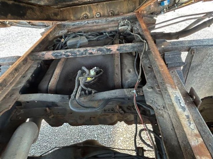 2012-ford-f550-xl-image-69