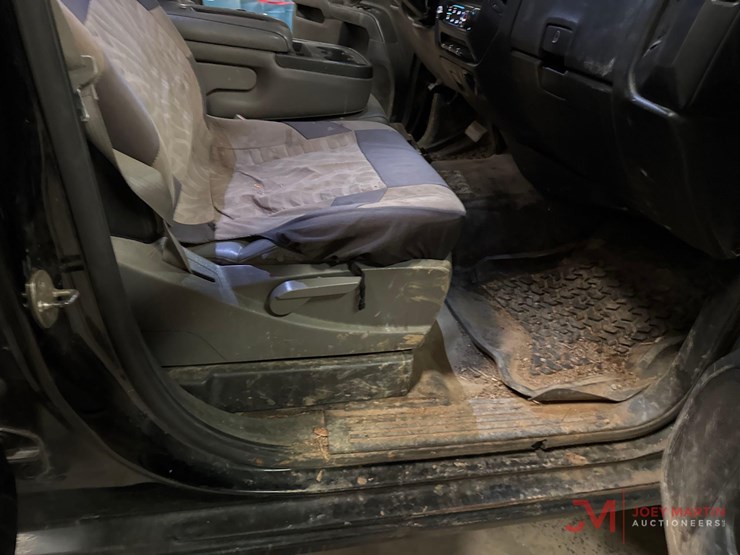 2015-chevrolet-silverado-2500-image-28