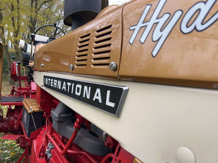 1970-farmall-826-hydro-diesel-row-crop-golden-demonstrator-image-11