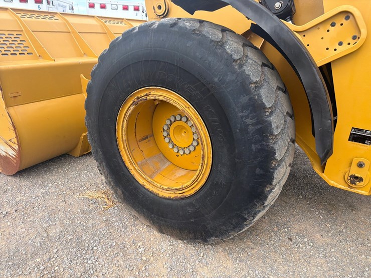 2015-caterpillar-924k-image-8