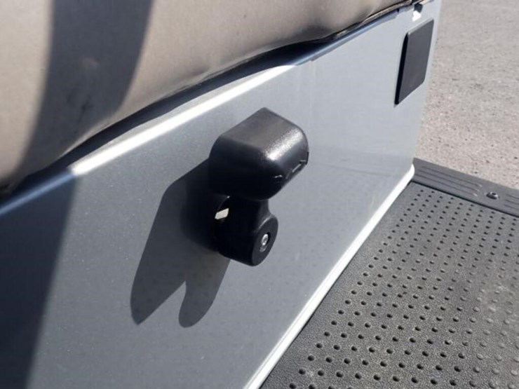 2021-e-z-go-rxv-4-passanger-gas-golf-cart-5621831-image-17