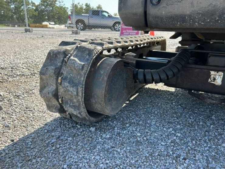 2015-bobcat-418-image-34