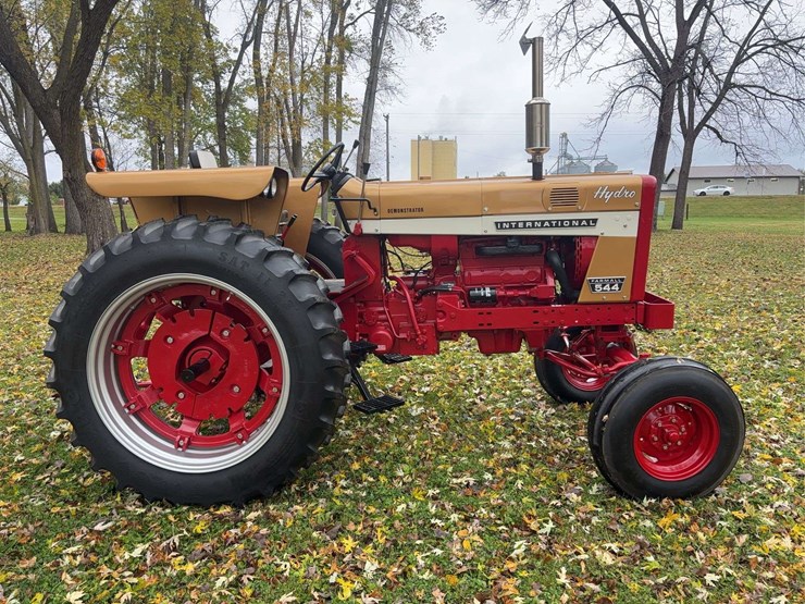 1970-farmall-544-hydro-diesel-row-crop-golden-demonstrator-image-4