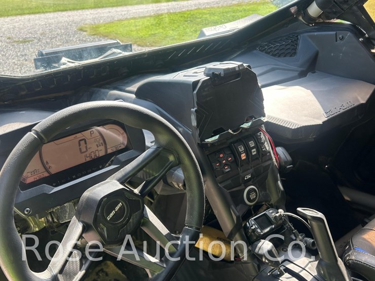 2022-can-am-maverick-x3-image-9