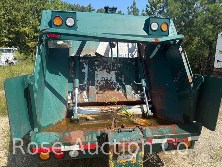 2017-isuzu-nrr-garbage-truck-pac-mac-rl-body-(new-kent,-va)-image-4