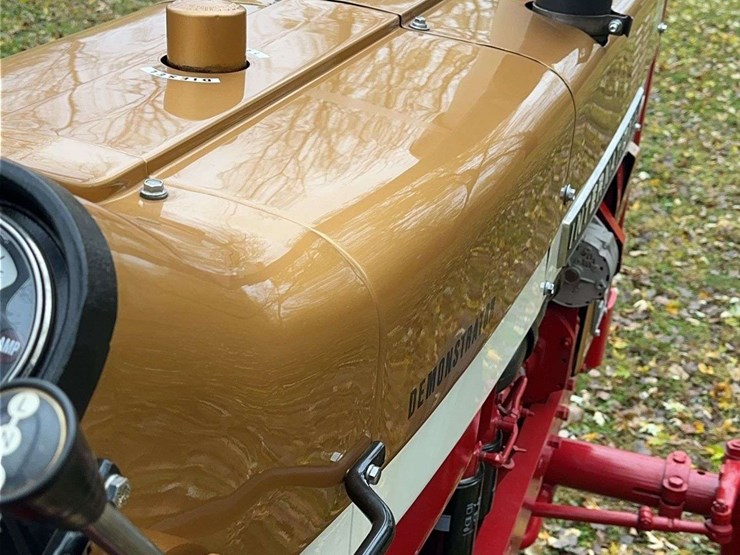 1970-1026-farmall-hydro-row-crop-golden-demonstrator-image-96