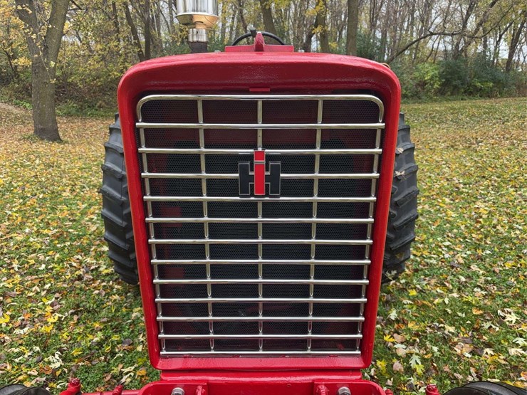 1970-farmall-544-hydro-diesel-row-crop-golden-demonstrator-image-9