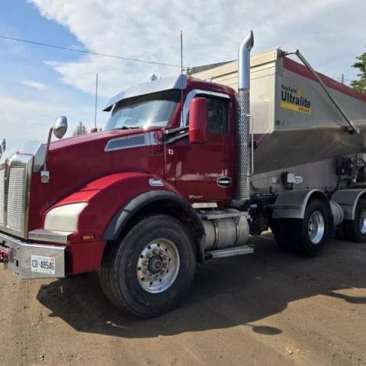 2016 KENWORTH T880