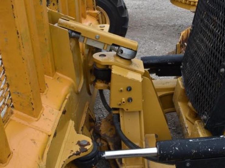 caterpillar-d1-image-17