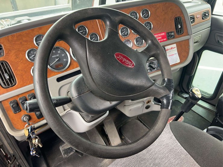 2006-peterbilt-379-image-125
