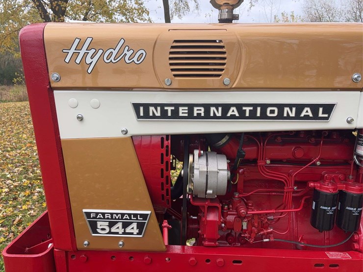 1970-farmall-544-hydro-diesel-row-crop-golden-demonstrator-image-25