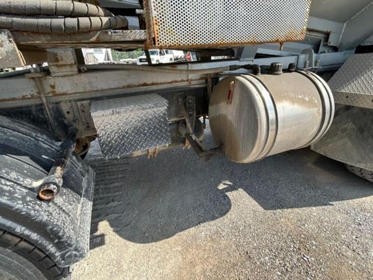 2005-mack-700-t/a-t/a-stone-slinger-truck-1m2ag11c-image-121