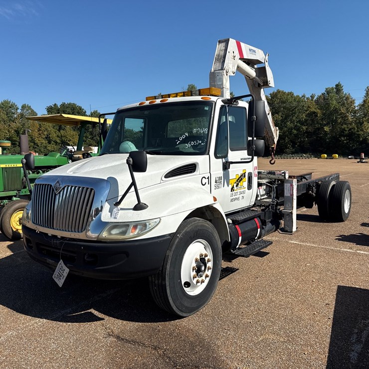 2004 INTERNATIONAL DURASTAR 4300