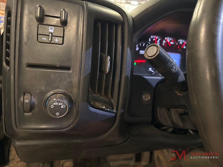 2018-chevrolet-silverado-3500-image-40