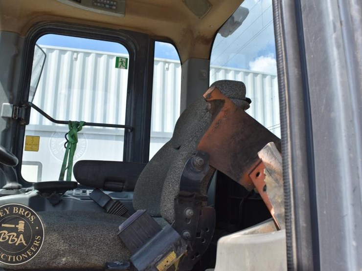 2006-doosan-dl400-image-54