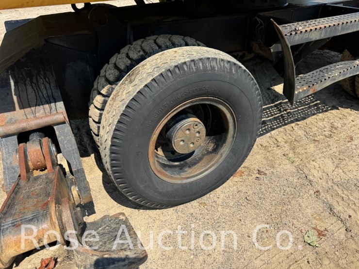 caterpillar-318-image-11