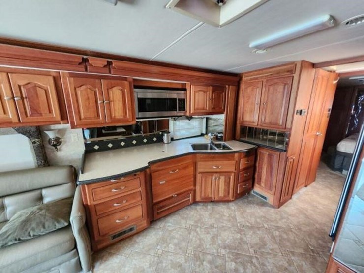 2006-allegro-bus-class-a-motorhome-400abus0d6j0072-image-31
