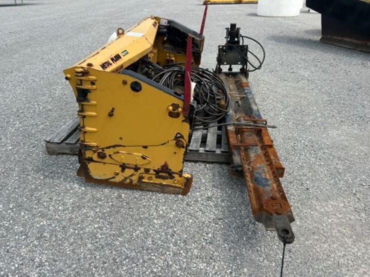 metal-pless-8-ft---13-ft-snow-pusher-agh0830-13le--image-6