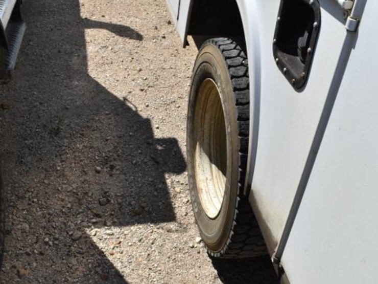 2004-ford-f450-image-14