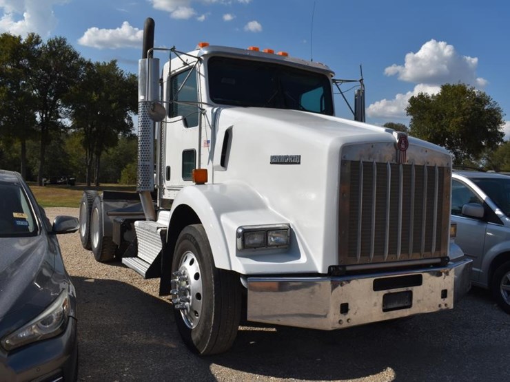 2012-kenworth-t800-image-2