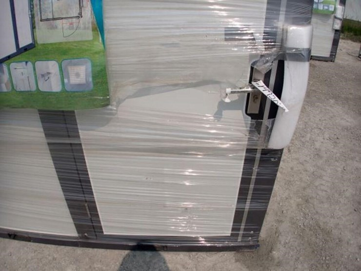 unused-bastone-portable-restroom-(small)-image-15