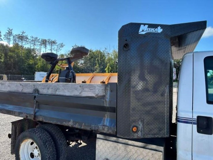 2012-ford-f550-xl-image-55