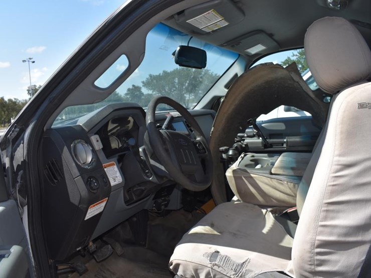 2016-ford-f550-image-24