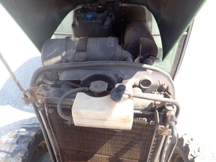 john-deere-3520-image-33