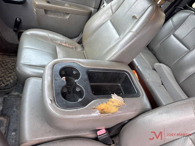 2012-chevrolet-silverado-2500hd-image-28