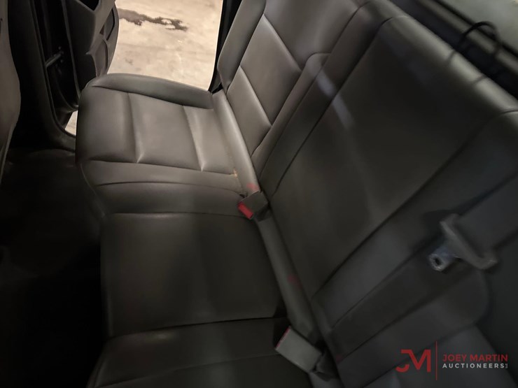 2015-chevrolet-silverado-2500-image-28