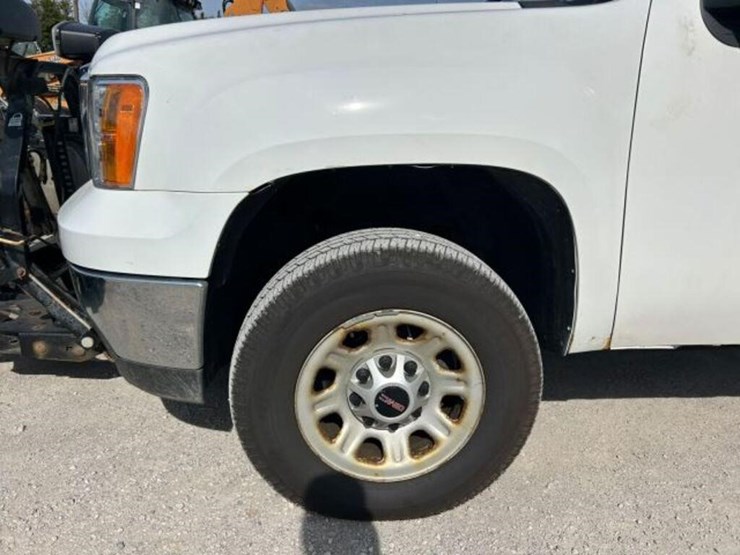 2014-gmc-sierra-3500-image-53