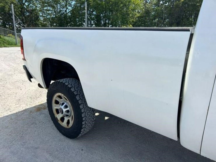 2014-gmc-sierra-3500-image-55