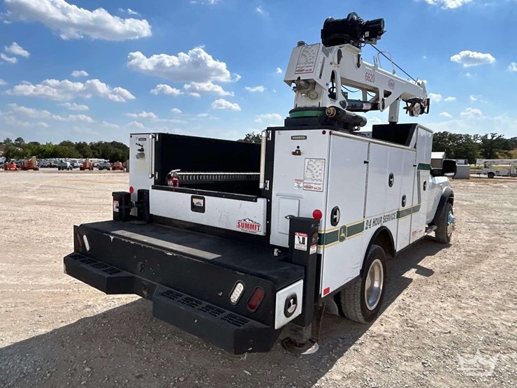 2023-ram-5500-4x4-summit-6620-6,000lb.-crane-mechanics-truck-image-4