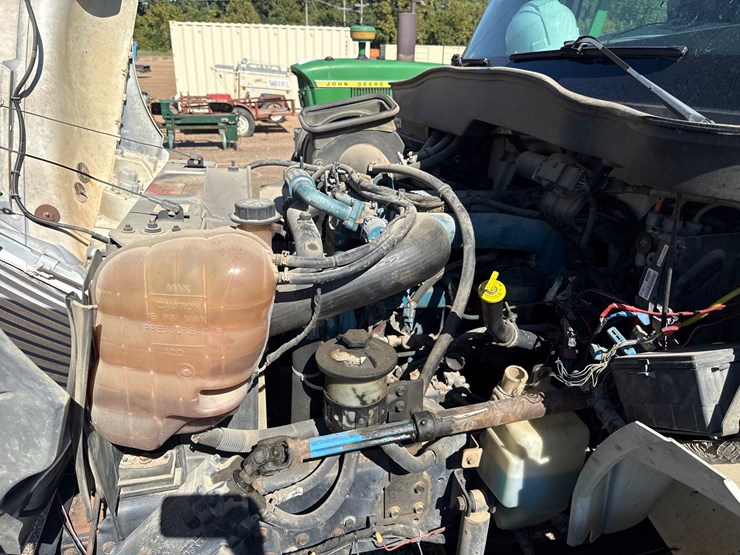 2004-international-durastar-4300-image-19