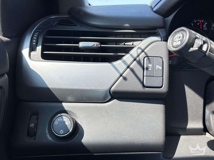 2016-chevrolet-tahoe-image-15