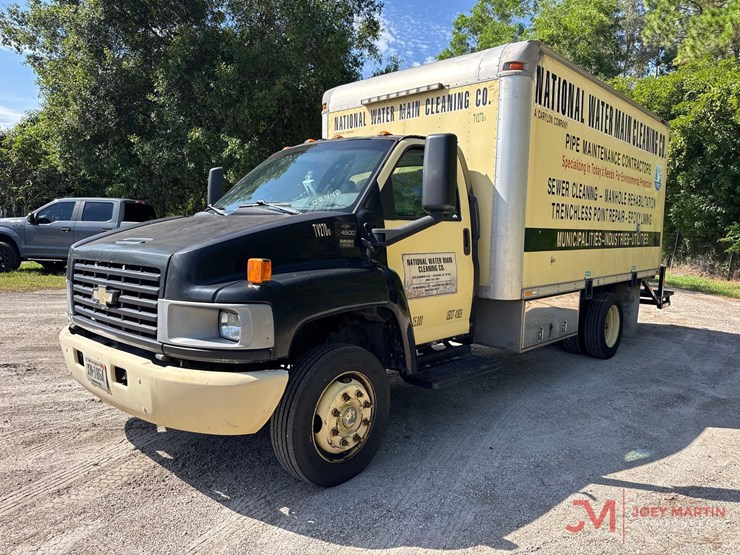 2005-chevrolet-c4500-box-truck-image-6