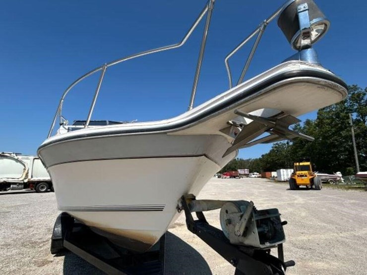 1988-doral-cavalier-24-ft-cabin-cruiser-2dba1303c8-image-96
