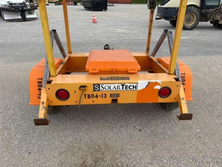 2013-solar-tech-tow-behind-s/a-arrowboard-4gm1a091-image-8