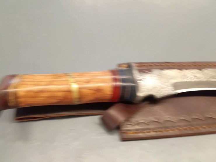 custom-damascus-steel-fixed-blade-knife-with-yellow/red-striped-handle-image-3