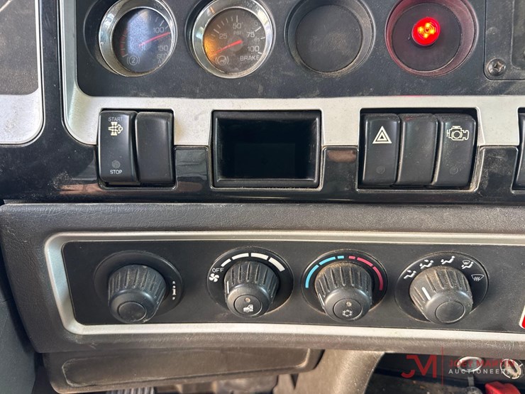 2014-kenworth-t470-image-34
