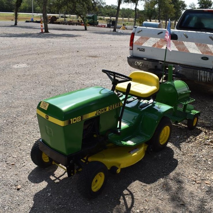 JOHN DEERE 108