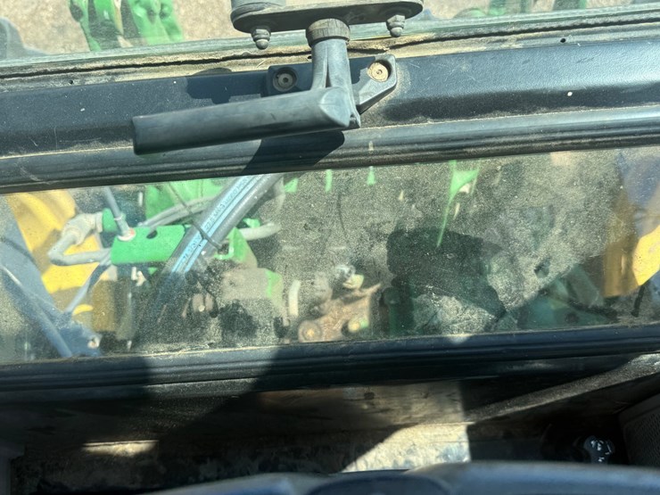 john-deere-6105d-image-35