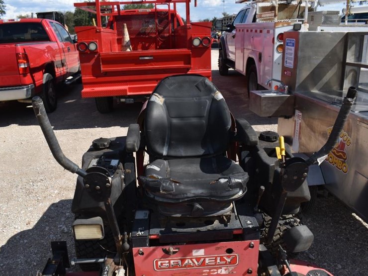 gravely-260-zero-turn-mower-(serial-#-000106)-(showing-appx-532-hours,-up-t-image-5